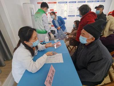 長寧區學雷鋒義診活動如火如荼，健康信息咨詢溫暖人心